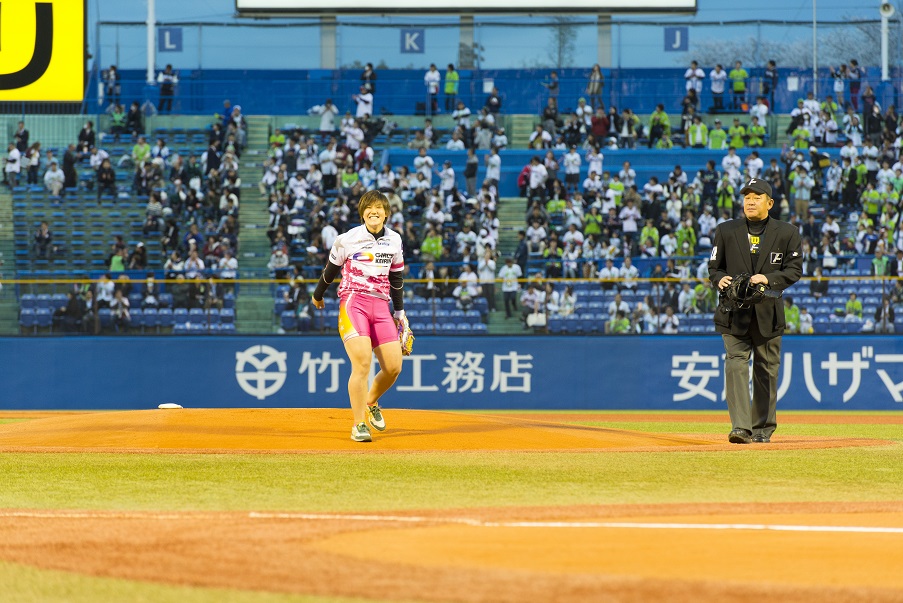 小林莉子選手(東京・102期)4月12日(水)神宮球場に於いて東京ヤクルトスワローズ―中日ドラゴンズ戦の始球式に登板。